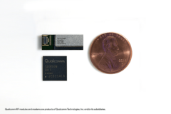 The Qualcomm QTM052 mmWave antenna module with the Snapdragon X50 modem. (Source: Qualcomm)