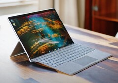 Please note that the Type Cover for the Microsoft Surface Pro 9 has to be bought separately (Image: Alexander Wätzel)