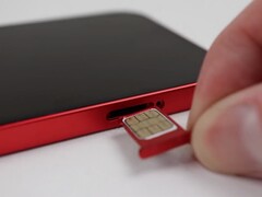 A color-matched dual SIM tray is included in the upgrade kit (Image: Hugh Jeffreys)