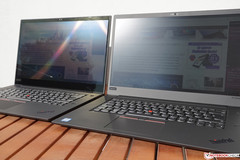 ThinkPad X1 Extreme 4K (left) vs. FHD (right) in the sun