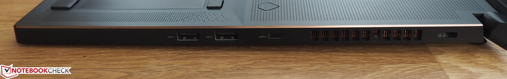 Right side: two USB-A 3.0 ports, USB-C 3.0 port, Kensington Lock