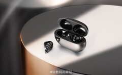 The &quot;Realme Buds Air 5 Pro&quot; in real life. (Source: Digital Chat Station via Weibo)