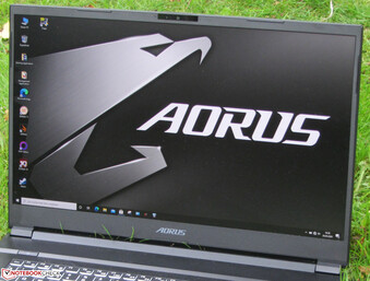 The Aorus 7 KB outdoors (shot in an overcast sky).
