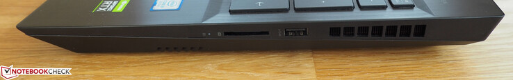 Right: SD card reader, USB 3.0