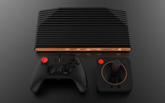  It will be possible to order an Atari VCS package with a modern controller and a classic joystick. (Source: Atari)