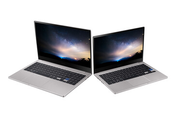 The 15-inch and 13-inch Notebook 7 variants (Source: Samsung)