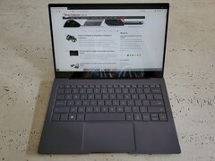 The Galaxy Book S is an Office road warrior&#039;s ultrabook dream come true. (Source: Notebookcheck)