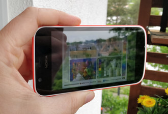 Using the Nokia 1 outdoors