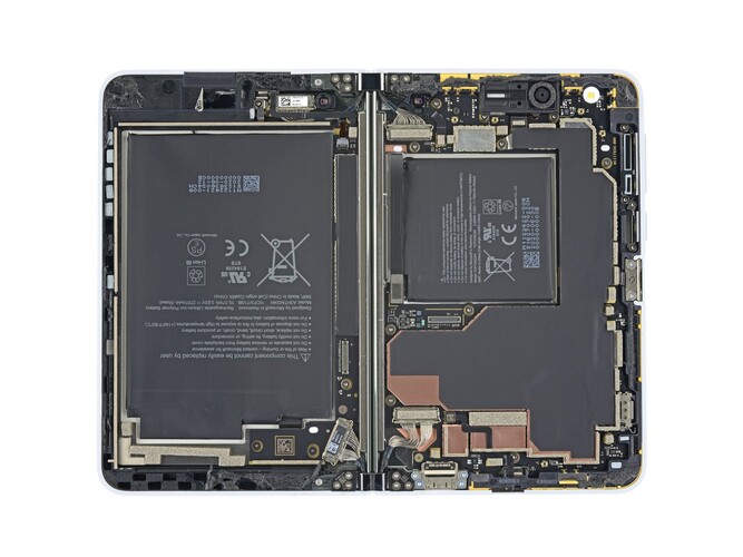 A look at the inside of the Surface Duo. (Image source: iFixit)