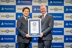 Former SIE CEO Ken Kutaragi and current SIE CEO Jim Ryan. (Image source: @PlayStation)