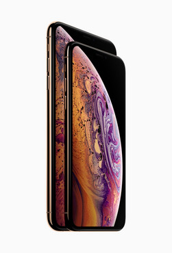 Size comparison of iPhone Xs and iPhone Xs Max. (Source: Apple)
