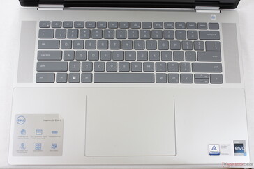 identical keyboard and layout as on the Inspiron 14 7420 2-in-1. The extra space along the sides of the keyboard are occupied by speakers