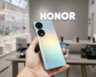 An 'Honor 70' in the wild. (Source: Weibo)