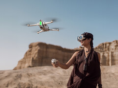 The Antigravity A1 being flown with its Grip Controller and Vision goggles. (Image source: Insta360)
