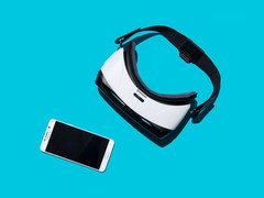 The mobile VR headset arena will soon be heating up as the Gear VR will have to compete with the cheaper Google Daydream. (Source: Wired)