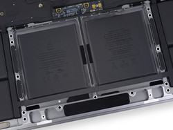 The MacBook Pro 15 features a 76 Wh battery. (Source: iFixit)