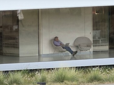 40x zoom (1,000 mm, digital zoom with telephoto camera)