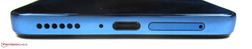 Bottom: speakers, microphone, USB-C 2.0, SIM/microSD slot