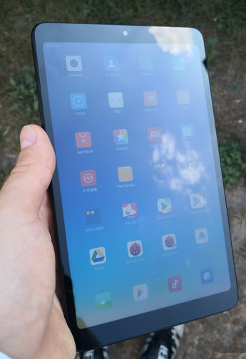 Using the Xiaomi Mi Pad 4 (LTE) outside in the shade