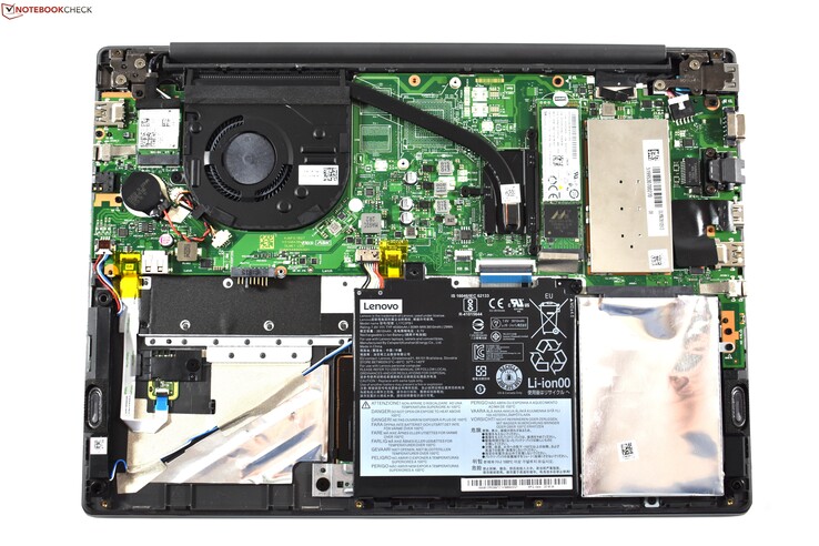View of the internals of the Lenovo V330-14IKB