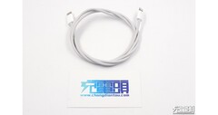The &quot;new braided iPhone charging cable&quot;. (Source: Chongdiantou)