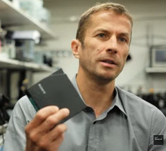 IBM Research Exploratory Tape Scientist Mark Lantz explains how 330 TB could fit into the cartridge he is holding. (Source: PC Mag)