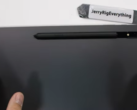 Can the Tab S8 Ultra survive? (Source: JerryRigEverything via YouTube)