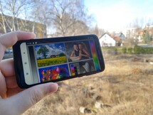 Using the Moto G7 Play outdoors