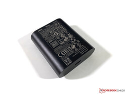 Compact 60W power adapter