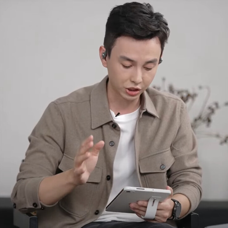 Xiaomi has already teased one of the Xiaomi Pad Mini's official case designs. (Image source: Xiaomi)