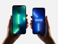 The Apple iPhone 13 Pro Max supposedly has one of the brightest and overall best smartphone displays on the market (Image: Apple)