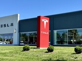 A Tesla service center (Image source: Dilip Vishwanat/SLBJ)