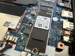 The M.2-2280 SSD can be replaced.