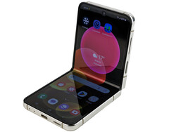 Samsung Galaxy Z Flip5 5G review. Test device provided by Samsung Germany.