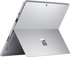 The Microsoft Surface Pro 7 featuring USB Type-C. (Image source: @evleaks)
