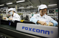 Foxconn assembly line workers. (Image source: Foxconn)