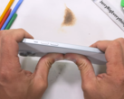 The 15 Plus undergoes a bend test. (Source: JerryRigEverything via YouTube)