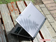 regrettably, Asus equipped the 13" unit... regrettably, Asus equipped the 13" unit...