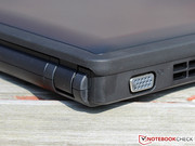 should protect the ThinkPad from falls. should protect the ThinkPad from falls.
