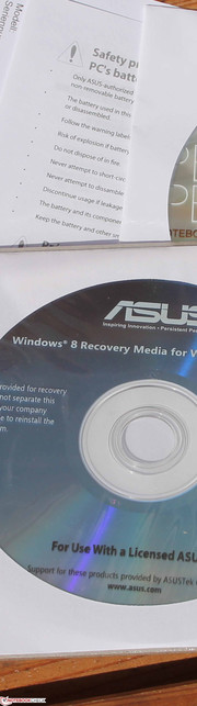 ASUS ASUSPRO Essential PU301LA: rare scope of delivery with Windows 7 and Windows 8 DVDs
