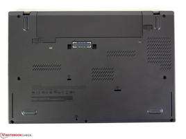Bottom of the ThinkPad T440s 20AQ0069GE (with docking port)