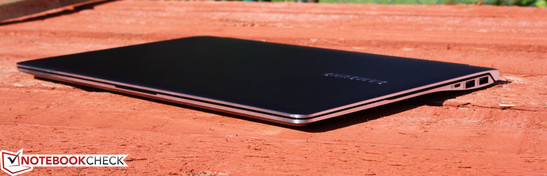 Samsung Serie 9 900X4C-A04DE: Ultraflach und sehr gute Laufzeiten. Samsung Serie 9 900X4C-A04DE: Ultraflach und sehr gute Laufzeiten.