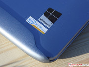 The technical implementation ranges from sliders over dual-screens up to 360 foldable displays.