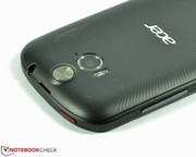 The main camera features 5 megapixels and LED flash.