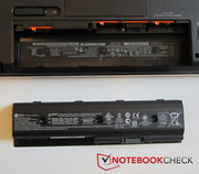 Precise fit: Removing and replacing the battery is easily possible. Precise fit: Removing and replacing the battery is easily possible.