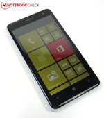 The handy Lumia 625 is of high-quality workmanship and weighs about 160 grams.