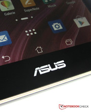 The display of the Asus Memo Pad HD 7 ME176C has a resolution of 1280x800 pixels.