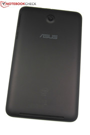 The back of the Asus tablet is made of matte and slightly rubberized plastic.