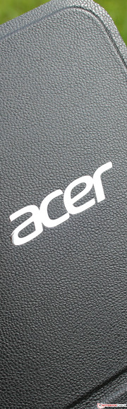 Acer Aspire P3-171: The case makes a solid, long-lasting impression.