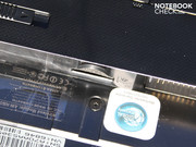 There is a preparation for a SimCard underneath the battery. A UMTS module is unfortunately not installed in the 1016P. There is a preparation for a SimCard underneath the battery. A UMTS module is unfortunately not installed in the 1016P.